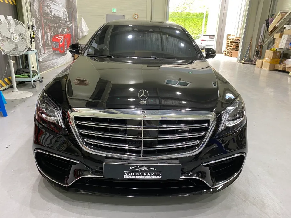 Mercedes-Benz S-Class ambient lighting review