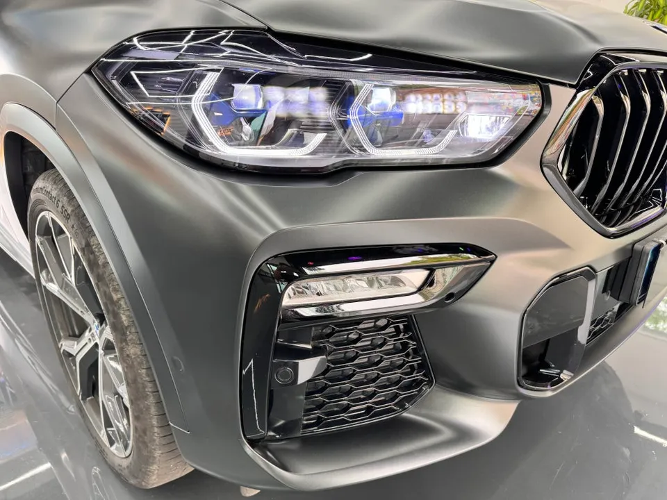 BMW X6 G06のカーラッピング事例|サテンブラックロックグレー 施工写真 3-3