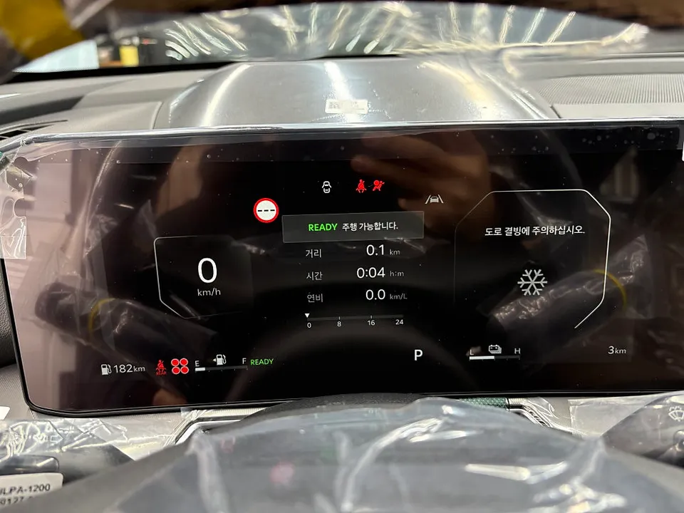 Kia Sorentoのカーフィルム施工事例|断熱・UVカット効果 施工写真 3-1
