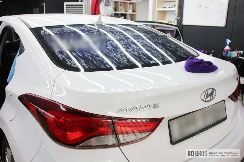 Hyundai Elantraのカーフィルム施工事例｜費用目安・仕上がり 施工写真 3-1