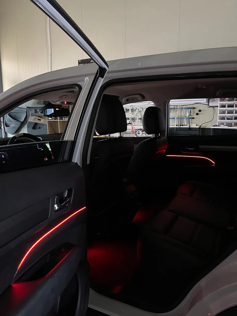 Renault Korea QM6 ambient lighting - Renault Korea QM6 Ambient Lighting Review — Enhanced Interior photo 4