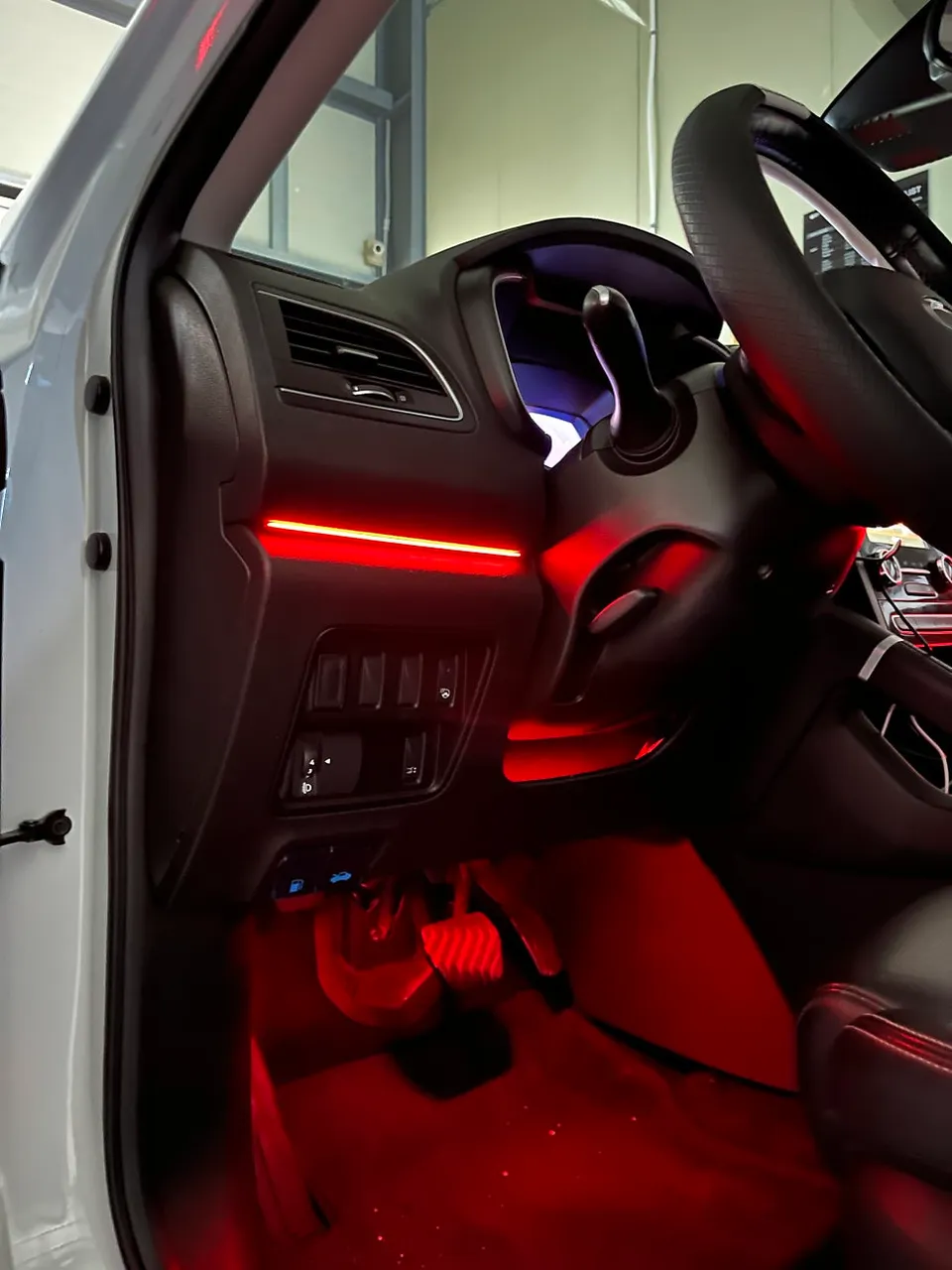 Renault Korea QM6 ambient lighting - Renault Korea QM6 Ambient Lighting Review — Enhanced Interior photo 5