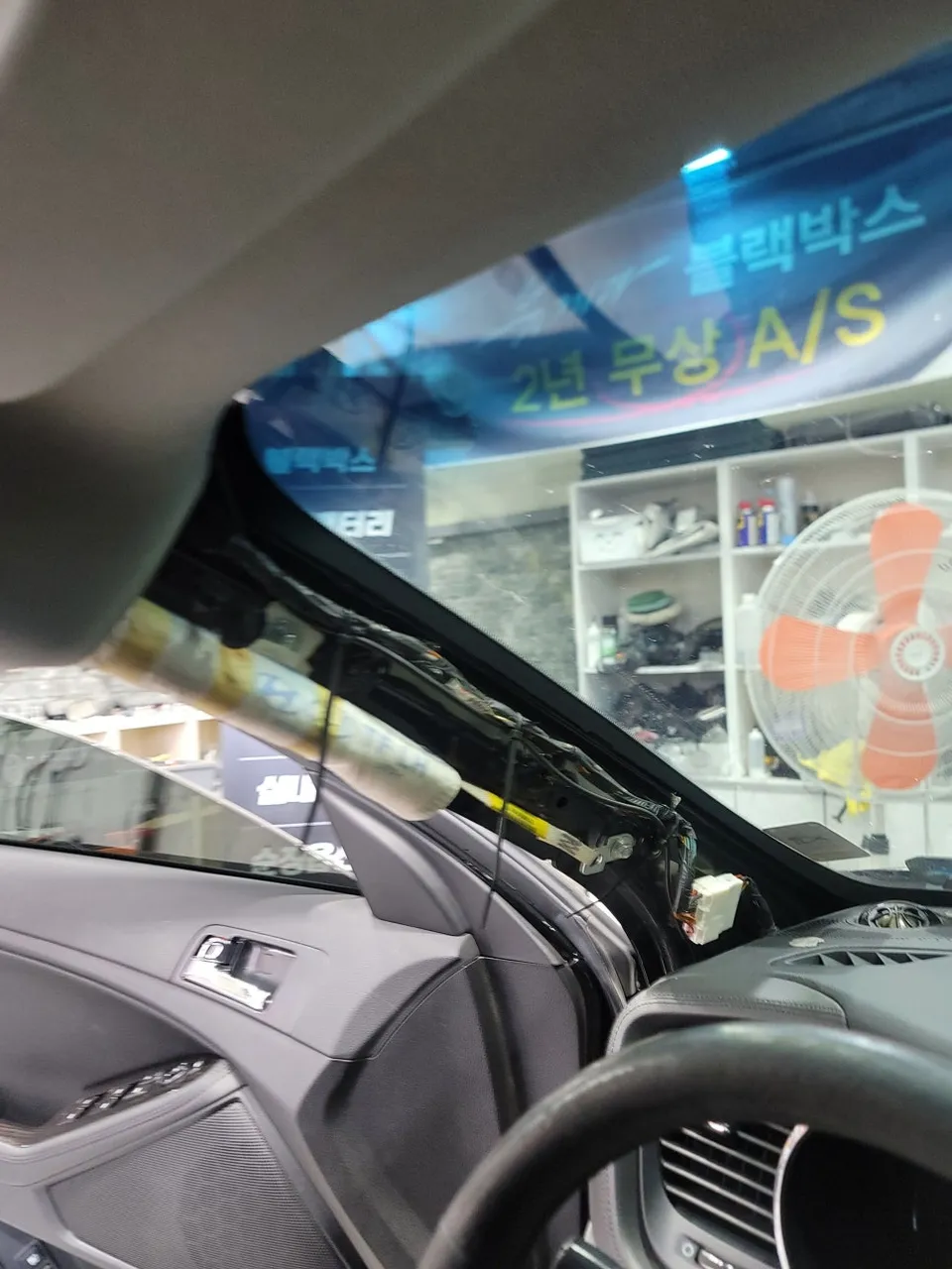 Kia K5のドラレコ取付事例｜費用目安と仕上がり 施工写真 3-2