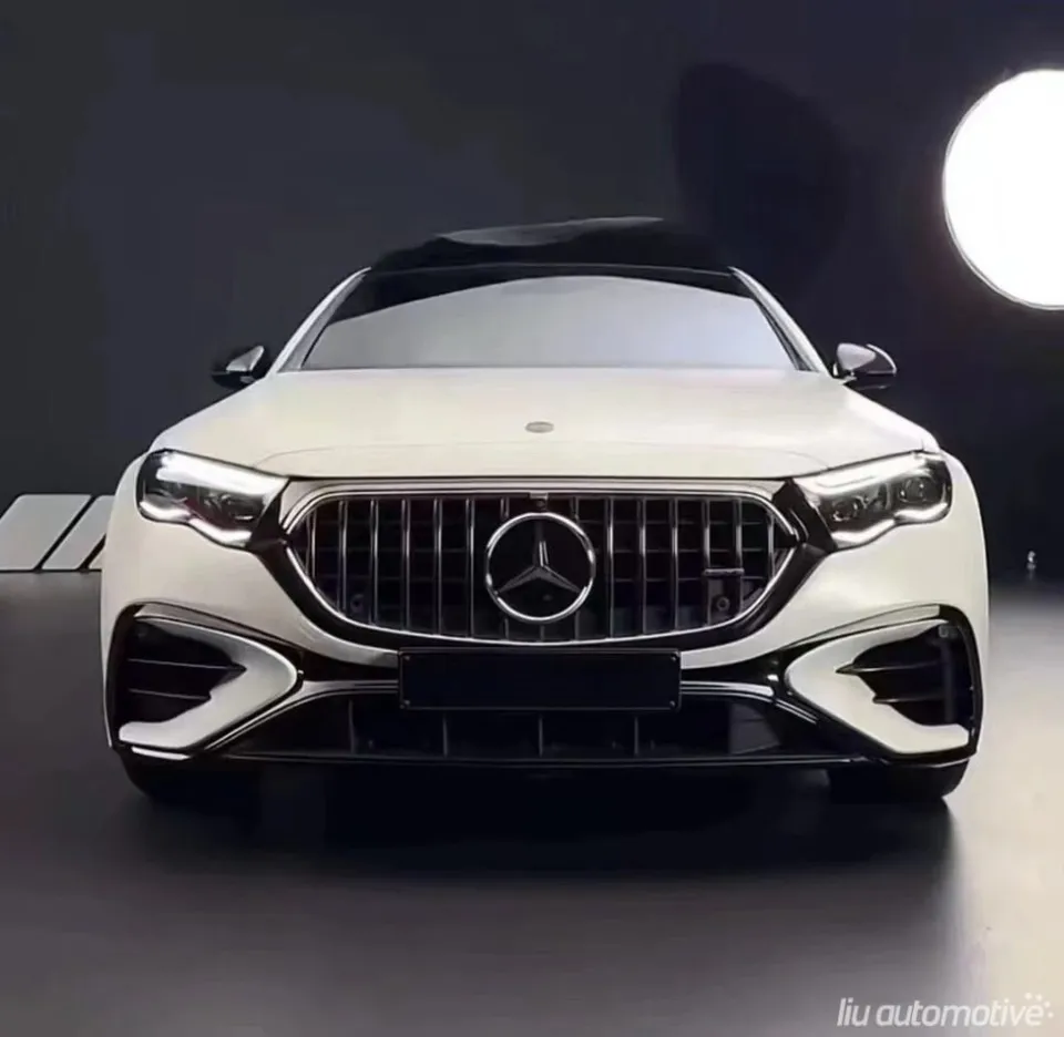 Mercedes-Benz Eクラスのカーラッピング事例|費用目安・仕上がり 施工写真 2-2