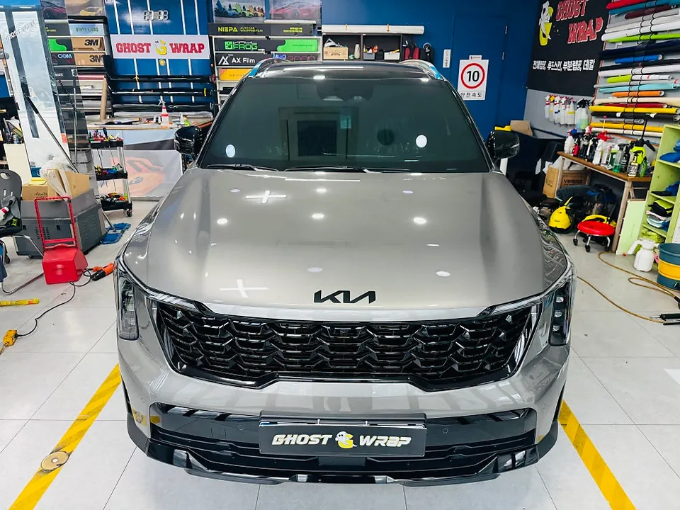 Kia Sorentoのカーラッピング事例|費用目安・仕上がり 施工写真 1-1