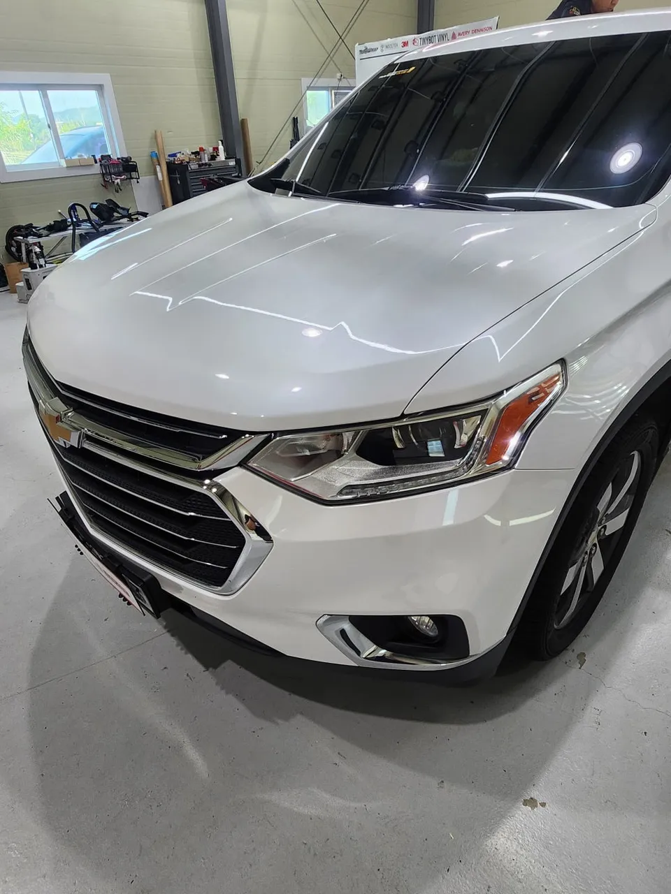 Chevrolet Traverseのカーラッピング事例|費用目安・仕上がり 施工写真 2-1