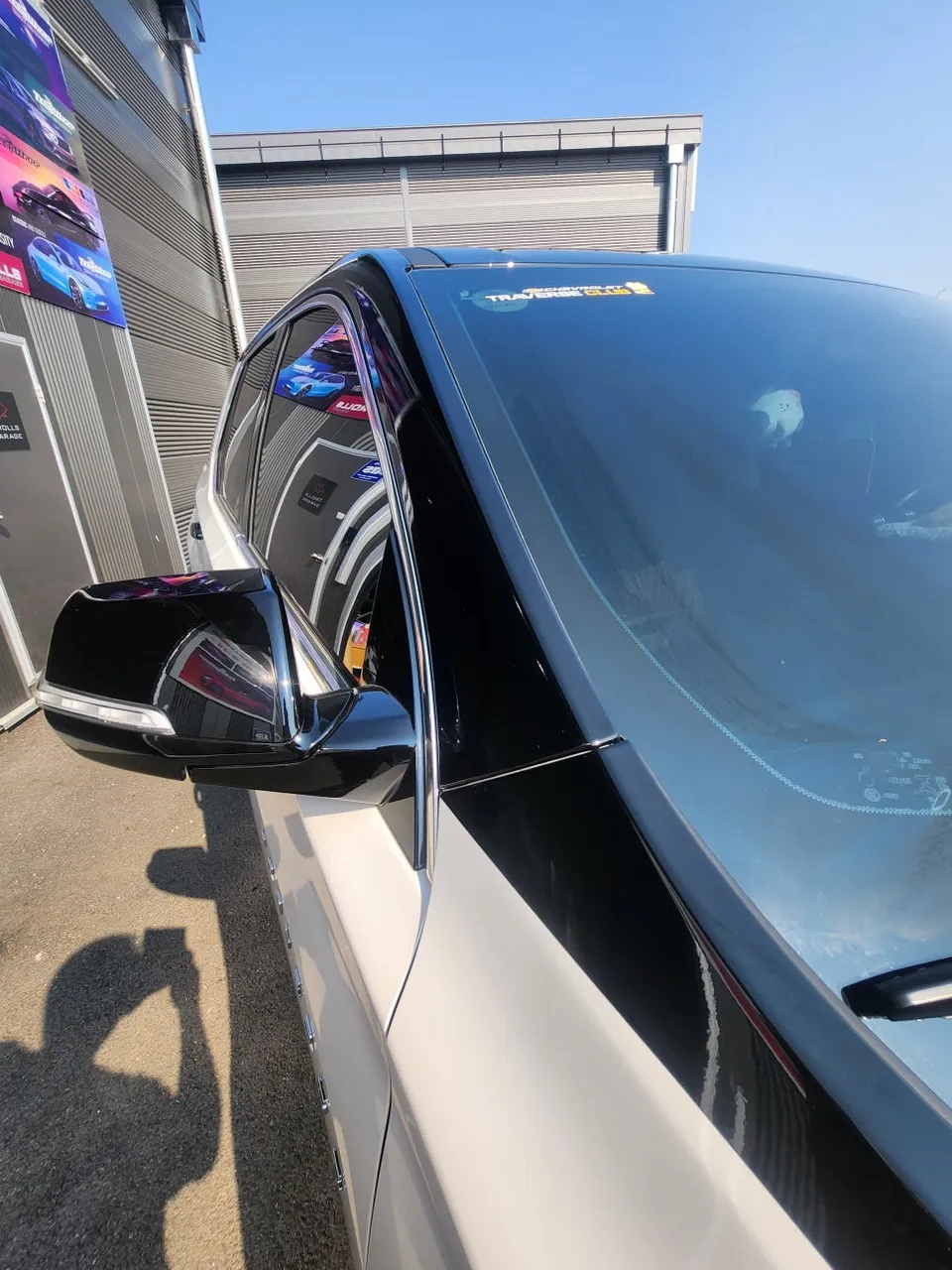 Chevrolet Traverseのカーラッピング事例|費用目安・仕上がり 施工写真 1-2
