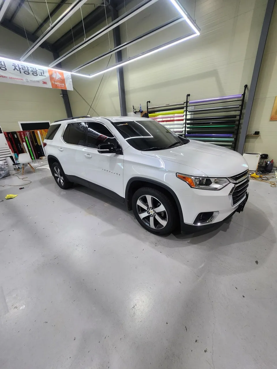 Chevrolet Traverseのカーラッピング事例|費用目安・仕上がり 施工写真 1-3