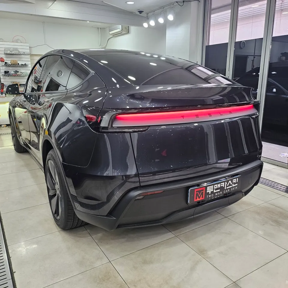 Tesla Model YのPPF施工事例：費用目安と仕上がり 施工写真 3-1
