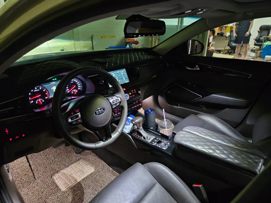 Kia K7 Ambient Lighting Review — Enhanced Interior Mood Before