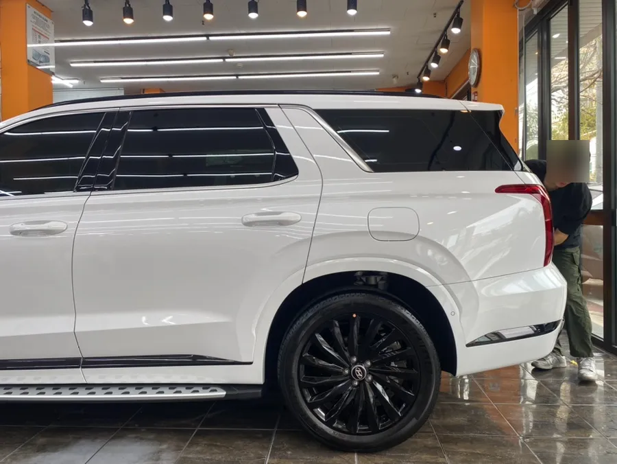 Hyundai Palisadeのカーフィルム施工事例｜費用目安・仕上がり 施工写真 3-2