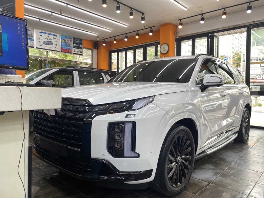 Hyundai Palisadeのカーフィルム施工事例｜費用目安・仕上がり 施工写真 1-3