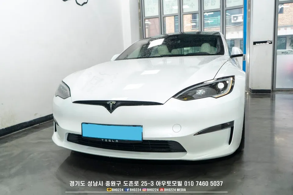 Tesla Model S カーフィルム施工事例｜費用目安・仕上がり 施工写真 1-1