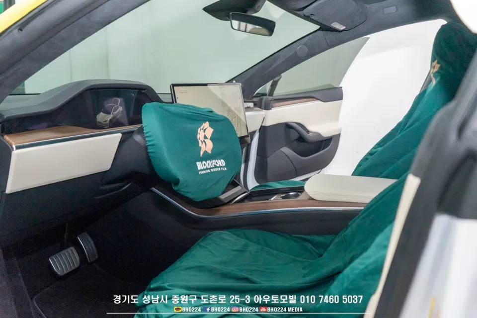 Tesla Model S カーフィルム施工事例｜費用目安・仕上がり 施工写真 1-3