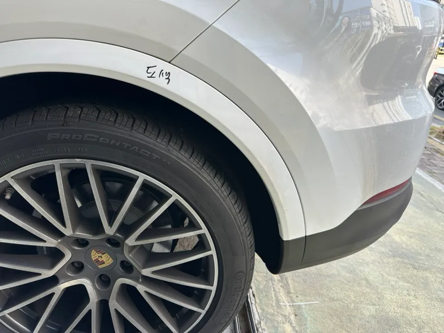 Porsche Cayenne body repair installation result