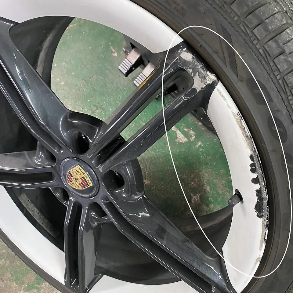 Porsche Taycanのホイールリペア・塗装事例 施工写真 2-1
