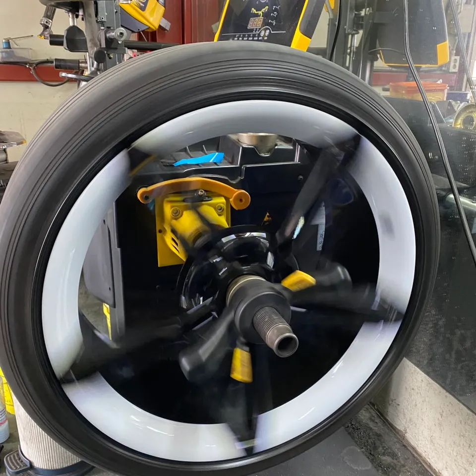 Porsche Taycanのホイールリペア・塗装事例 施工写真 4-2