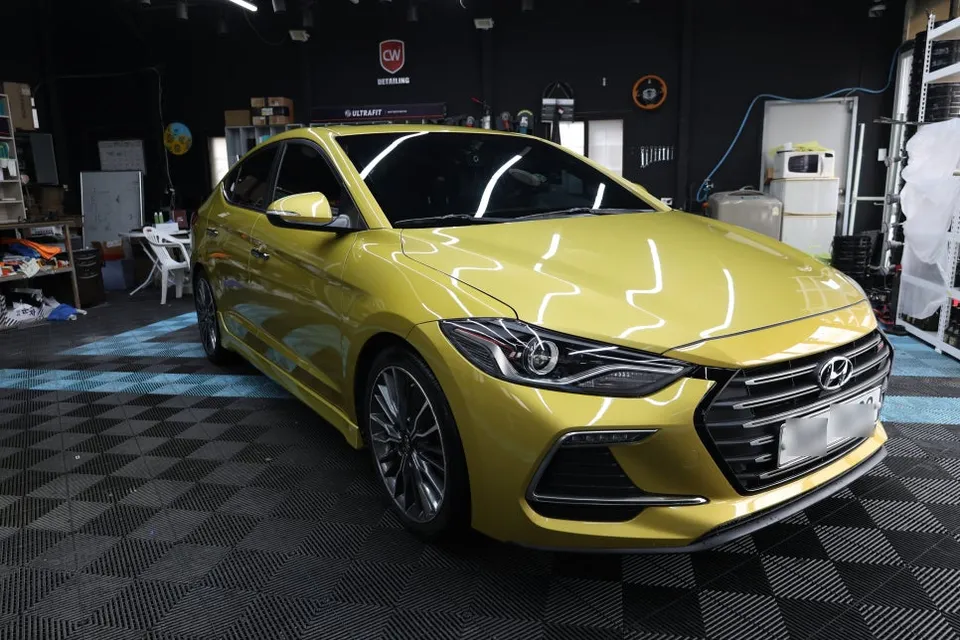 Hyundai Elantraのカーラッピング事例|費用目安・仕上がり 施工写真 1-1