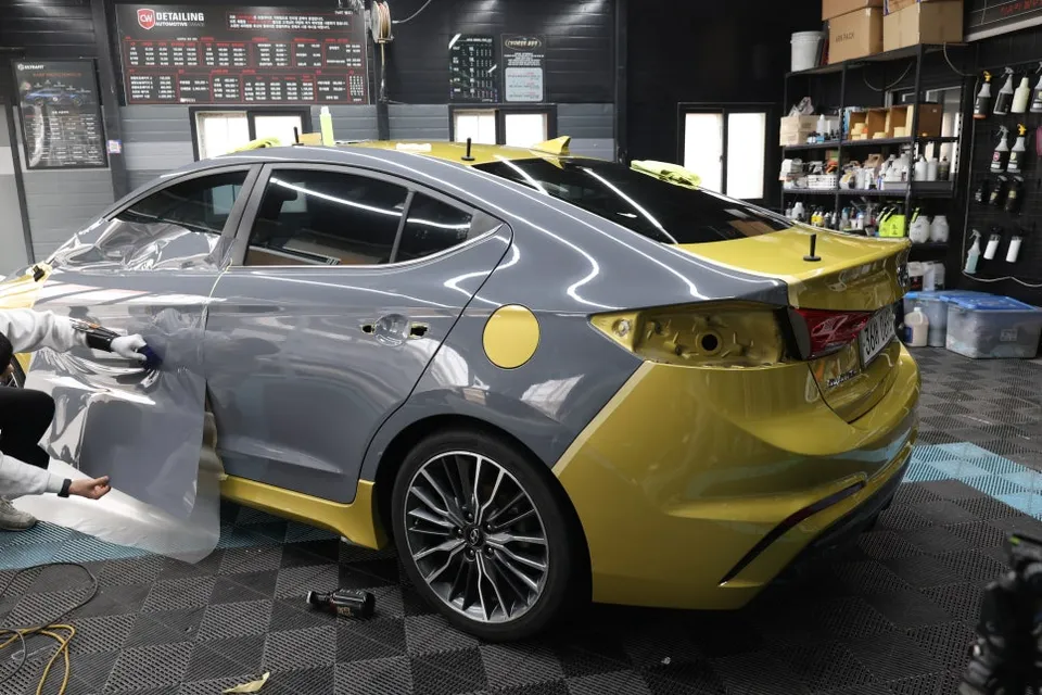 Hyundai Elantraのカーラッピング事例|費用目安・仕上がり 施工写真 2-2