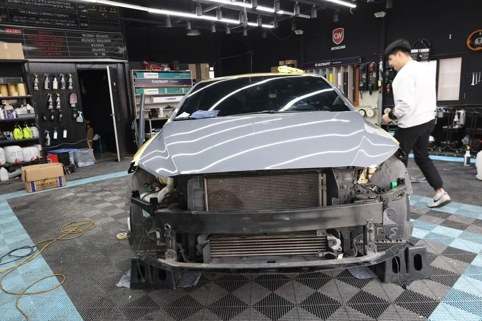 Hyundai Elantraのカーラッピング事例|費用目安・仕上がり 施工写真 1-3