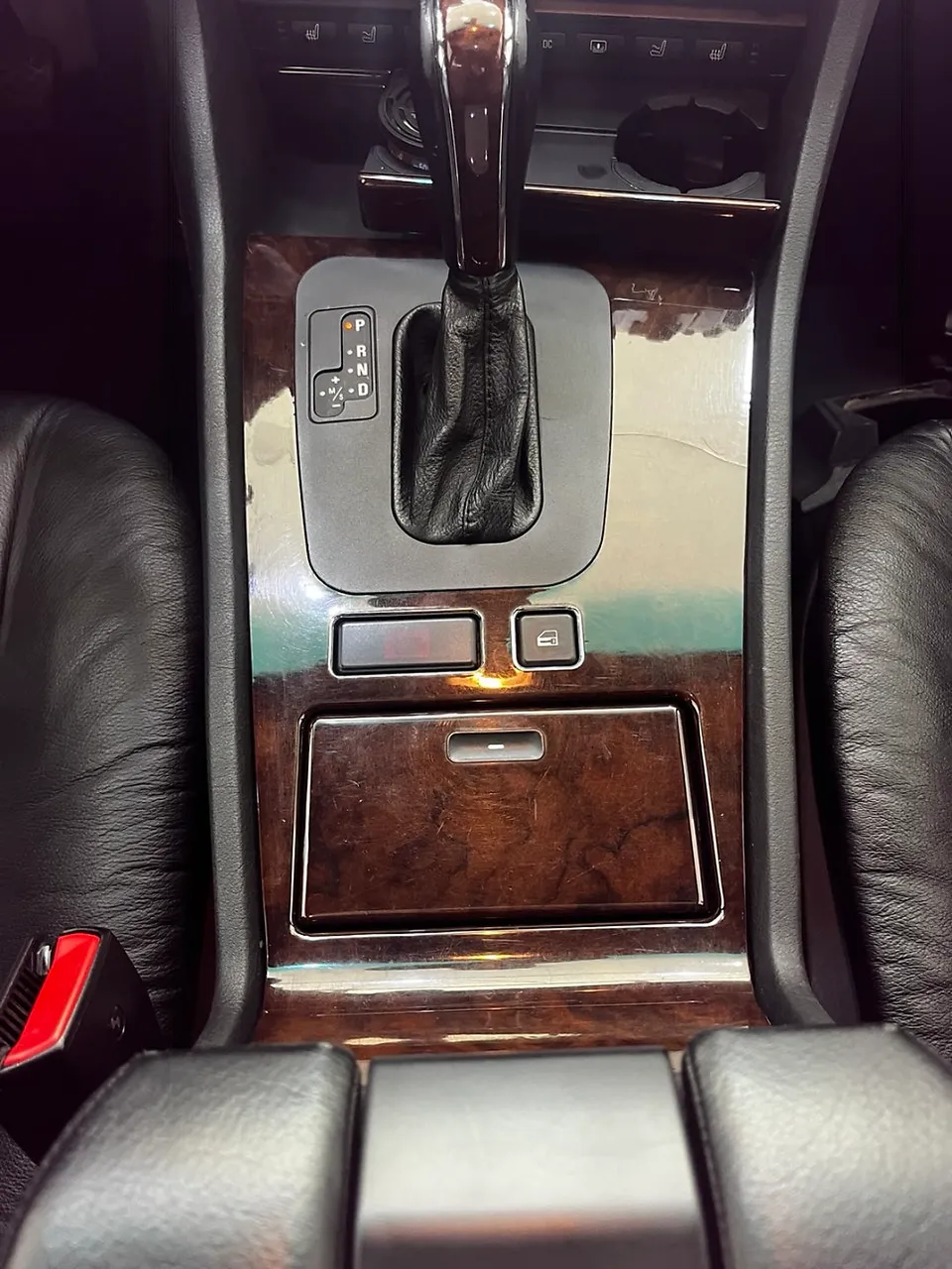 BMW 7 Seriesのカーラッピング事例|費用目安・仕上がり 施工写真 2-2