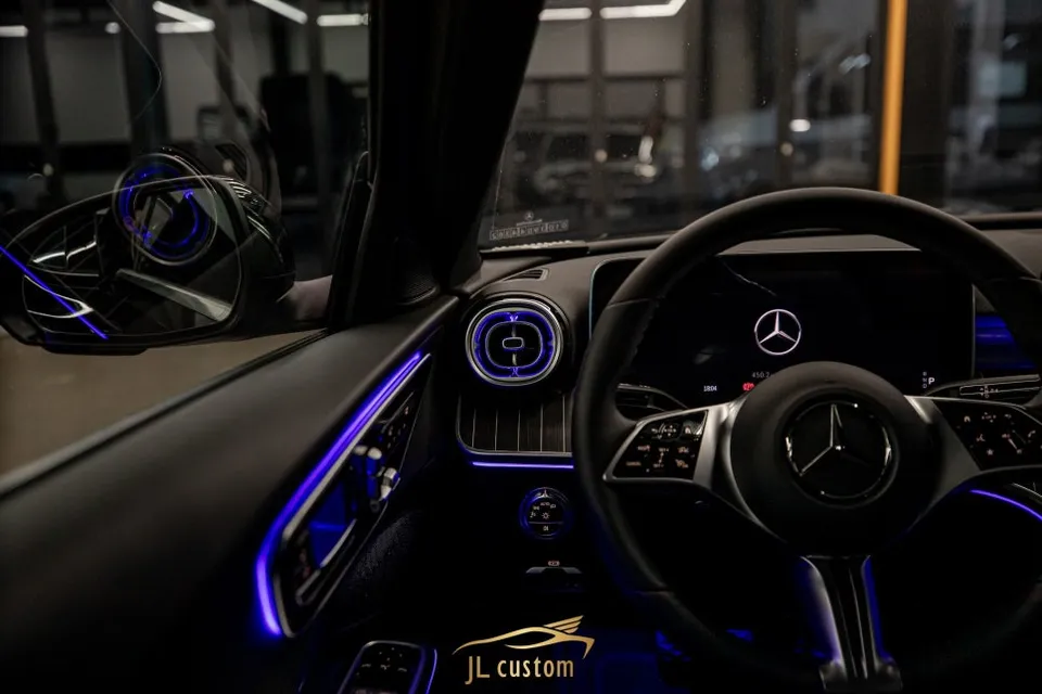 Mercedes-Benz C-Class W206 ambient lighting - Mercedes-Benz C-Class W206 Ambient Lighting Review photo 4