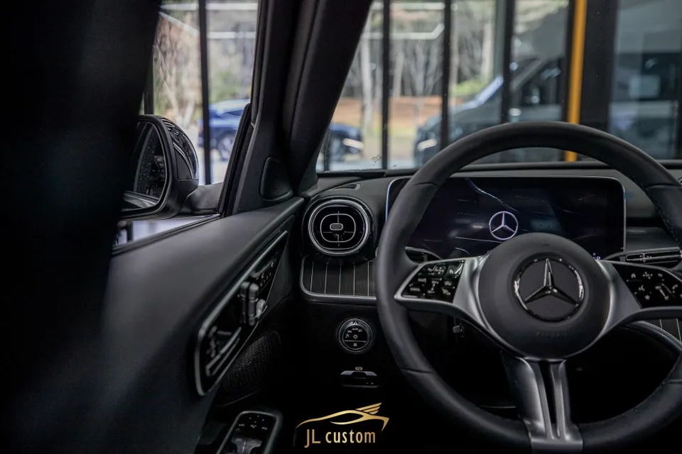 Mercedes-Benz C-Class W206 ambient lighting - Mercedes-Benz C-Class W206 Ambient Lighting Review photo 5