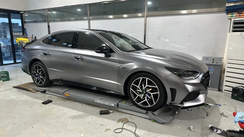 Hyundai Sonataのカーラッピング事例｜費用目安・仕上がり 施工写真 1-2