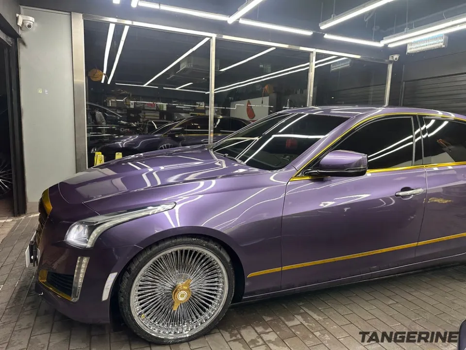 Cadillac CT5のカーラッピング事例|費用目安・仕上がり 施工写真 2-1