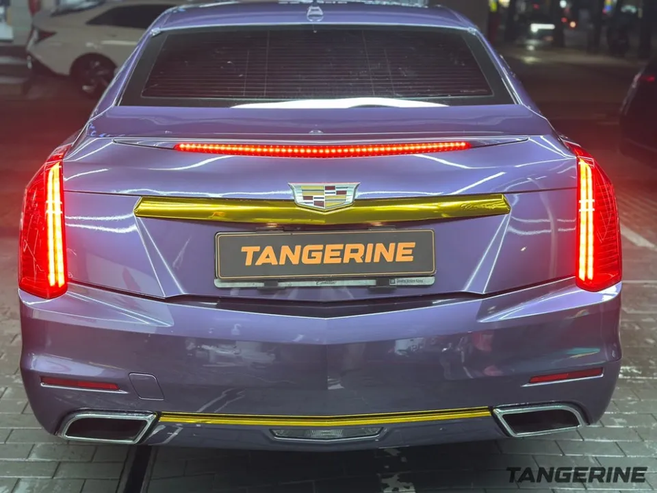 Cadillac CT5のカーラッピング事例|費用目安・仕上がり 施工写真 3-1