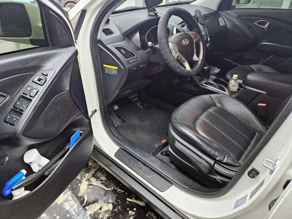 Hyundai Tucsonのガラスコーティング事例|費用目安・仕上がり 施工写真 2-3