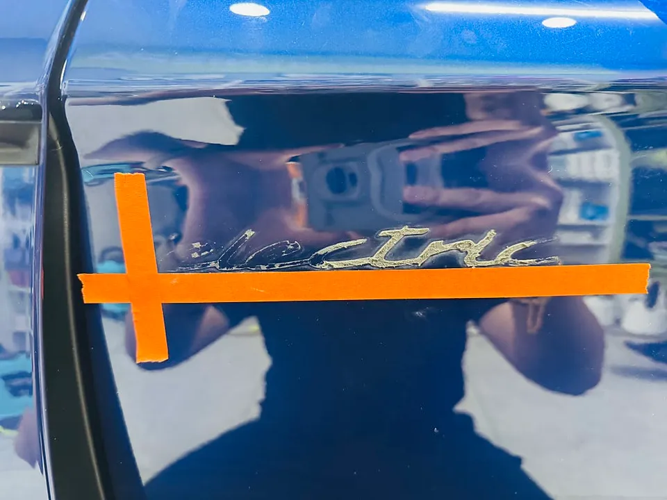 Porsche Taycanのカーラッピング事例 施工写真 4-1