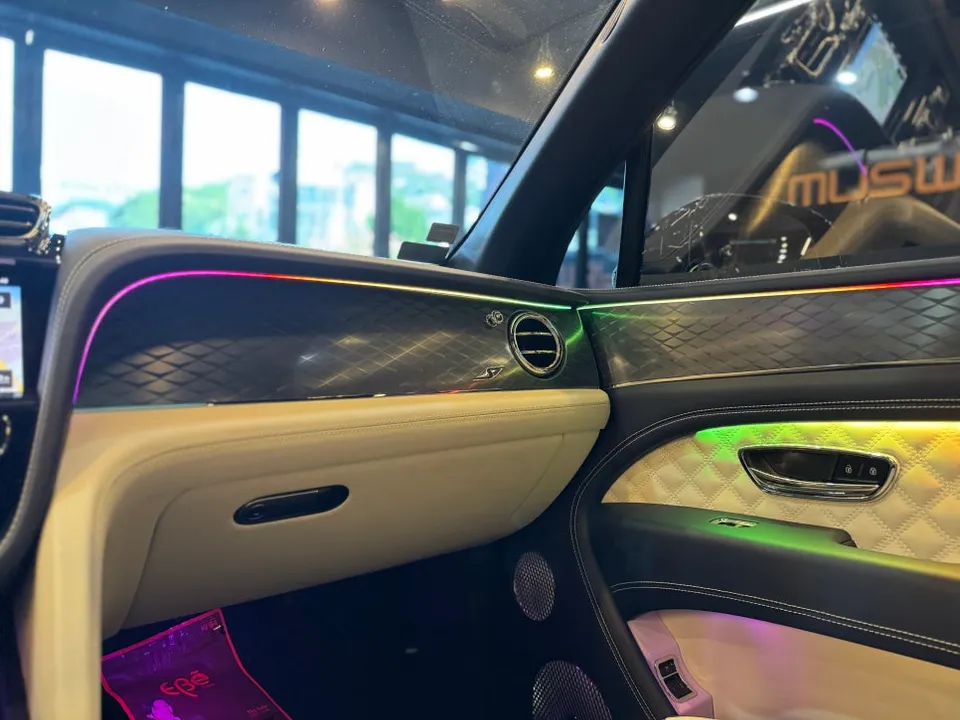 Bentley Bentayga ambient lighting - Bentley Bentayga Ambient Lighting Upgrade: 8-Hour Transformation photo 5