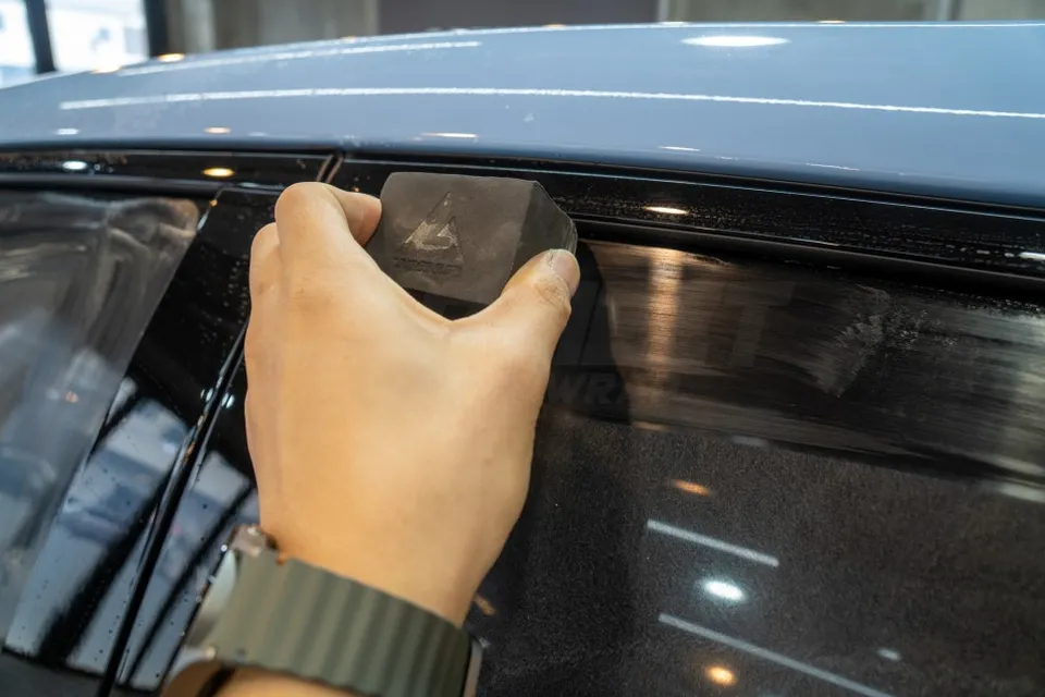 Kia Niroのカーフィルム施工事例|費用目安と仕上がり 施工写真 1-2