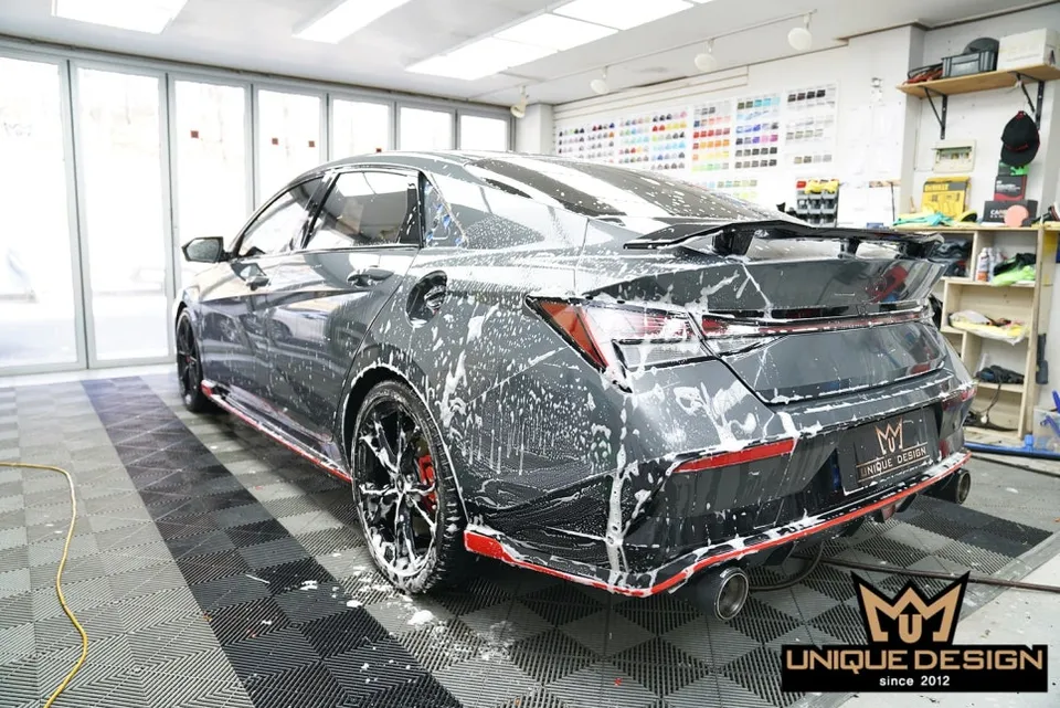 Hyundai Elantra Nのカーラッピング事例|費用目安・仕上がり 施工写真 3-2