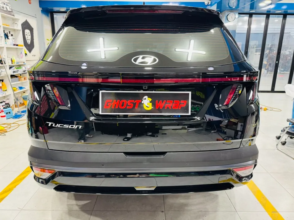 Hyundai Tucsonのカーラッピング事例|費用目安・仕上がり 施工写真 2-1