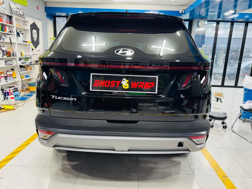 Hyundai Tucsonのカーラッピング事例|費用目安・仕上がり 施工写真 2-2