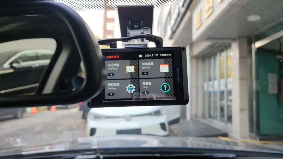 BMW 3 SeriesのAndroid Auto・CarPlay取付事例 施工写真 3-1
