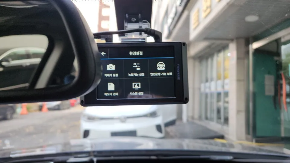 BMW 3 SeriesのAndroid Auto・CarPlay取付事例 施工写真 4-1