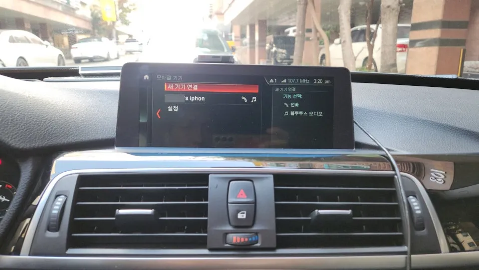 BMW 3 SeriesのAndroid Auto・CarPlay取付事例 施工写真 3-2