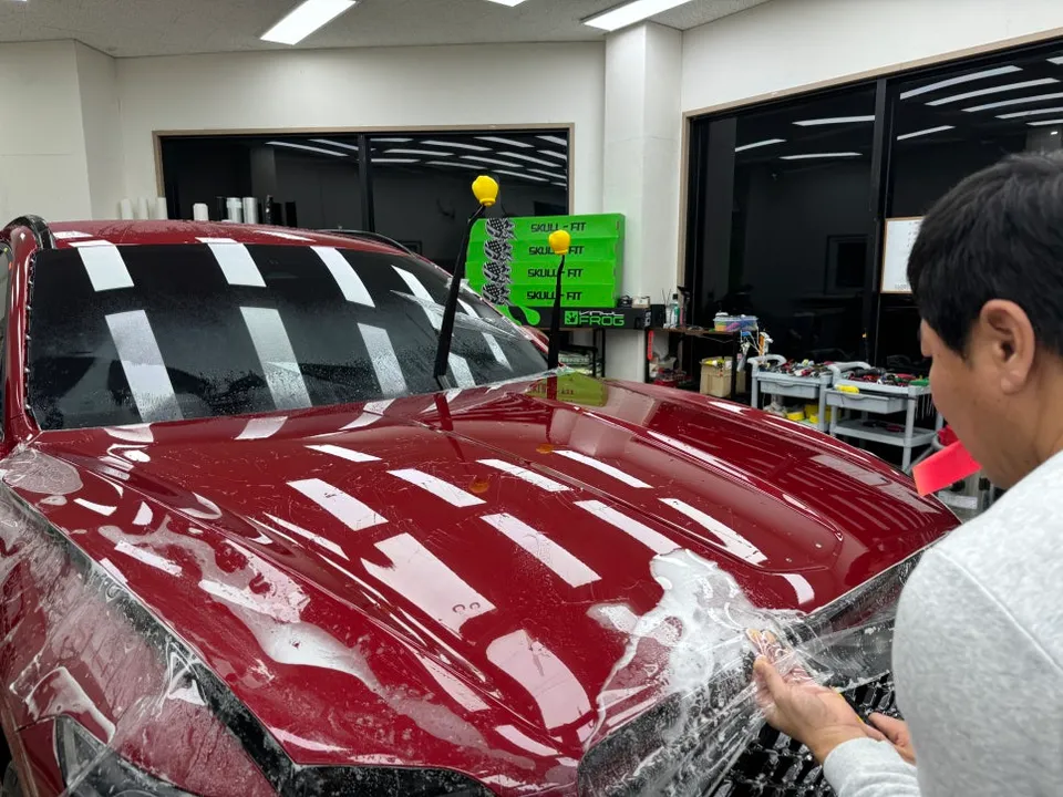 Genesis GV70のPPF施工事例|費用目安と仕上がり 施工写真 1-2
