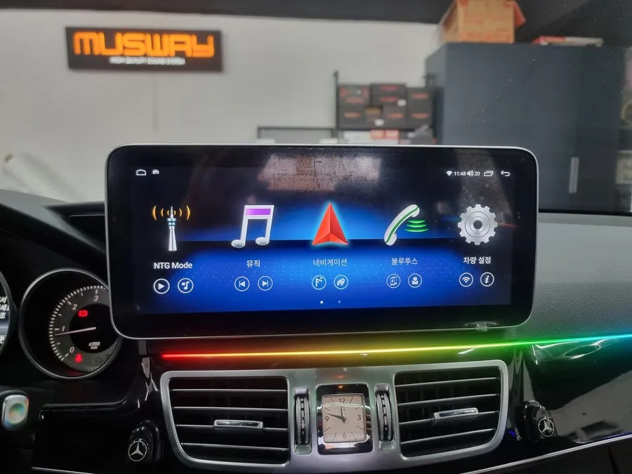 Mercedes-Benz E-Class W212のAndroid Auto・CarPlay取付事例 施工写真 1-2