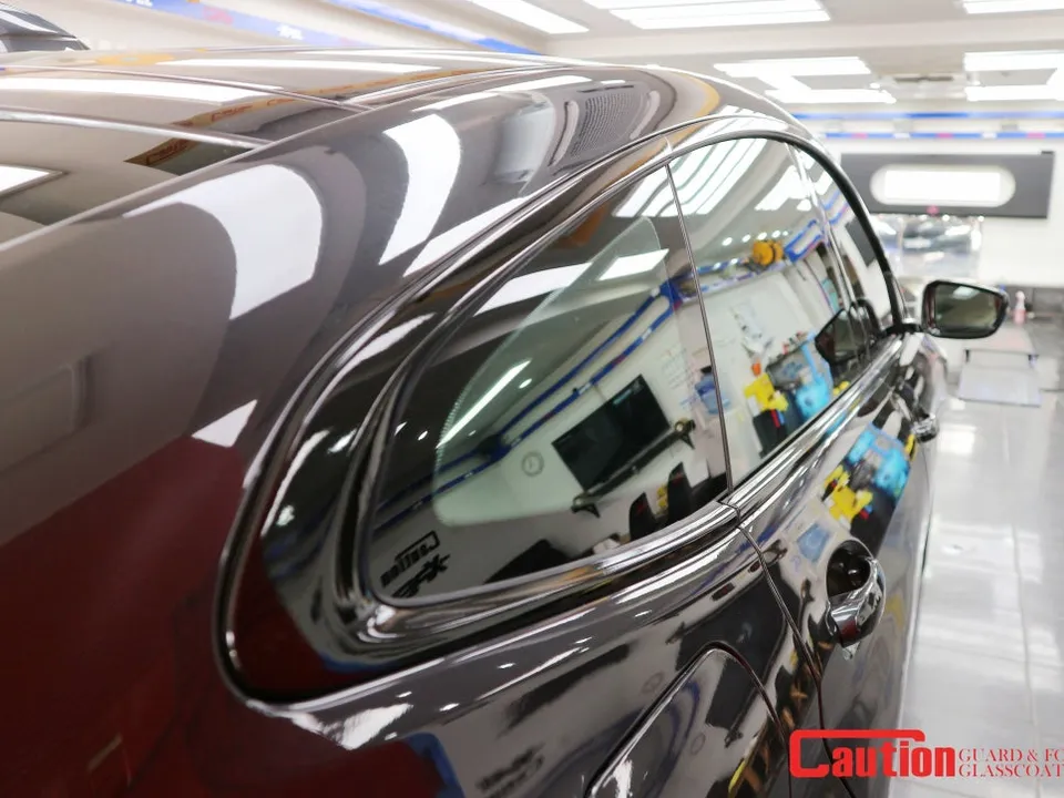 BMW 6 Series GTのカーラッピング事例|費用目安・仕上がり 施工写真 3-3