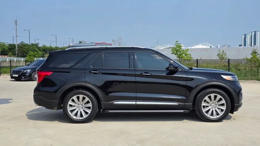 Ford Explorerのカーフィルム施工事例｜費用目安・仕上がり 施工写真 2-2