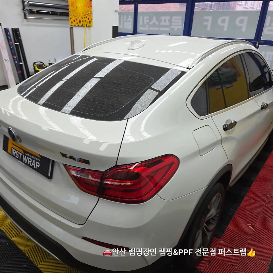 BMW X4のカーラッピング事例|サテンダークグレーで高級感アップ 施工写真 2-2