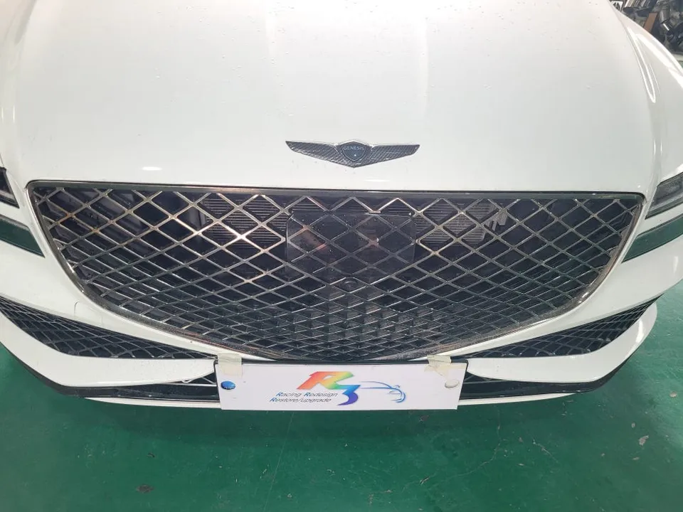 Genesis G80 Vinyl Wrap Review: Real Carbon Mirror Covers & Black photo 2