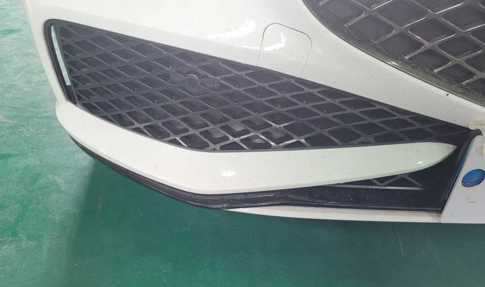 Genesis G80 vinyl wrap - Genesis G80 Vinyl Wrap Review: Real Carbon Mirror Covers & Black photo 3