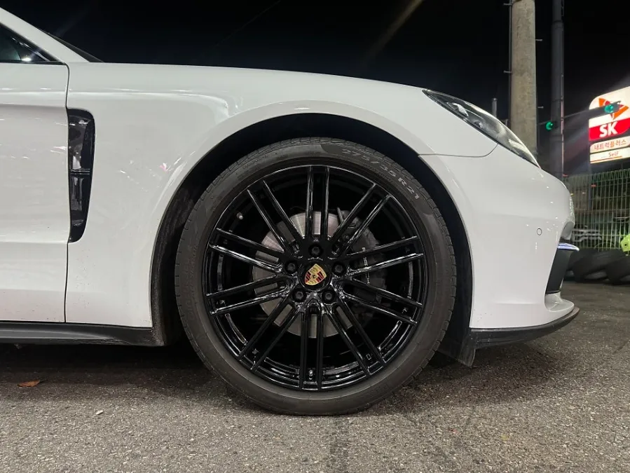Porsche Panamera 971のホイールリペア・塗装事例 施工写真 3-1