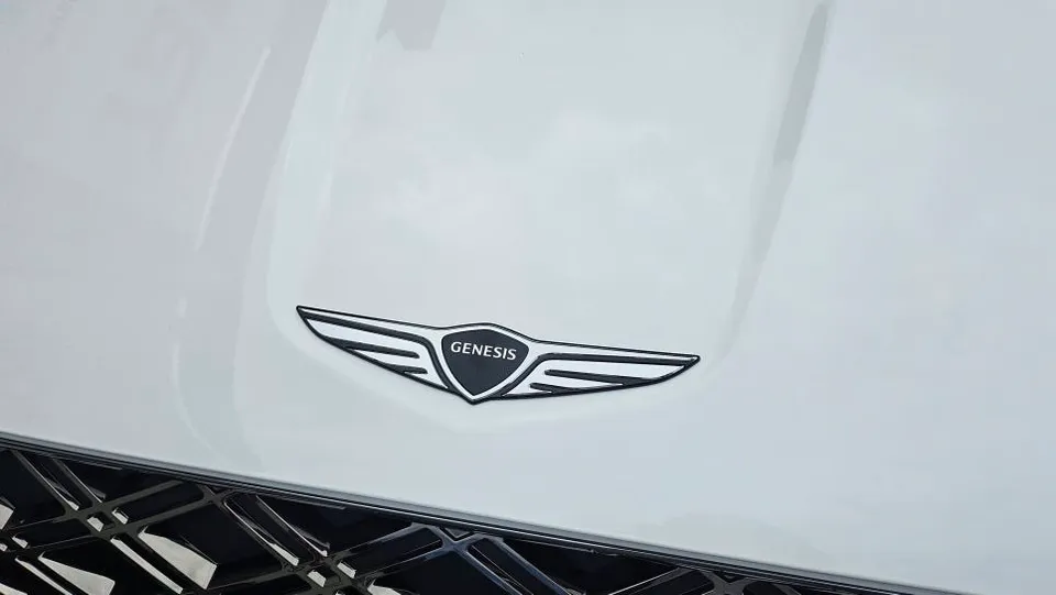 Genesis GV70のカーフィルム施工事例|熱遮断効果と費用目安 施工写真 1-2