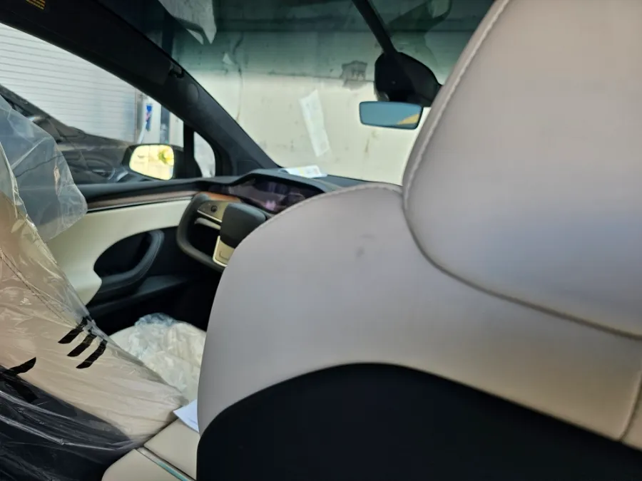 Tesla Model Xのカーフィルム施工事例 施工写真 4